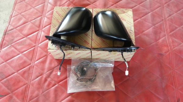 กระจกมองข้าง รถตู้คอมมิวเตอร์ไฟ5สาย ปรับ และพับคอไฟฟ้า