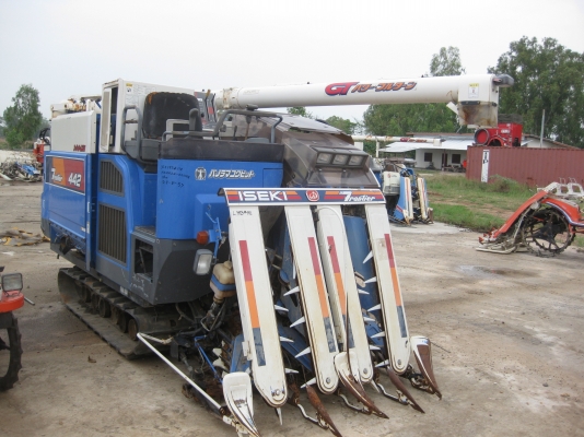 รถเกี่ยวข้าวแบบนั่งขับ Iseki  45แรงม้า