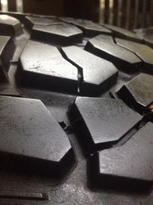 ขายยางBF Mud KM2 315/75/16 ดอกเต็มๆ