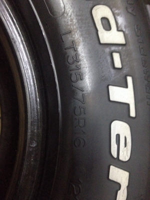 ขายยางBF Mud KM2 315/75/16 ดอกเต็มๆ