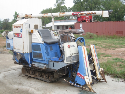 รถเกี่ยวข้าวแบบนั่งขับ อิซิกิ 19แรงม้า มือสองจากนอก