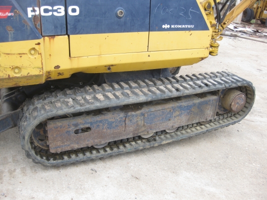 รถแบคโฮ PC30-6 แทรคยาง พร้อมไลน์หัวแย๊ก