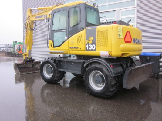 รถขุดล้อยาง KOMATSU PW130-7K รถนอกนำเข้าญี่ปุ่น