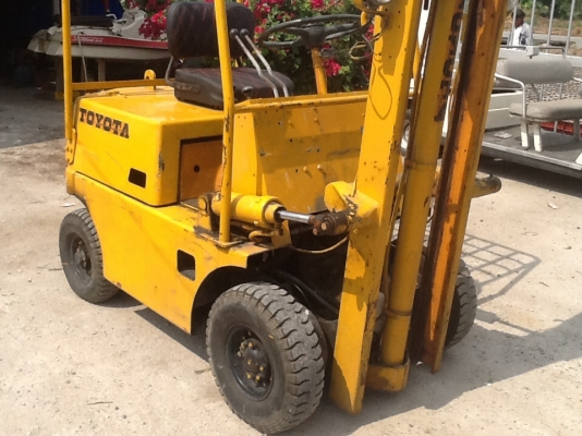 รถยกToyota 2fg10 สภาพดีพร้อมใช้ราคาไม่แพง เสาสูง3เมตร รถยกToyota 2fg10 สภาพดีพร้อมใช้ราคาไม่แพง เสาสูง3เมตร