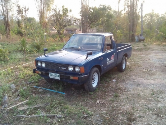 datsun 720 ช่วงสั้น ไฟกลม เกียร์คอ