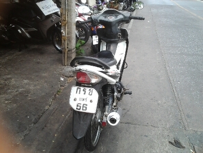 เวฟ125xปี51ตาทเท้า