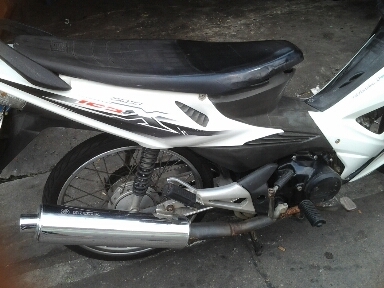 เวฟ125xปี51ตาทเท้า