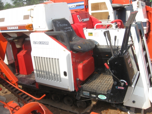 รถเกี่ยวข้าวยันม่าร์ 13.5 แรงม้า  มือสองญี่ปุ่น