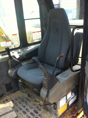 PC 120-6 ปี 1994 3485ชม. Tel : 098-858-5524 สามภพ ครับ