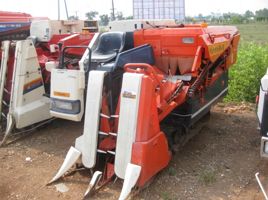 รถเกี่ยวข้าว  คูโบต้า 16แรงม้า พร้อมเกี่ยว