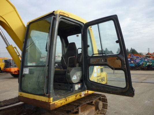 รถขุด Komatsu PC60-7 สต็อกเรา นำเข้าจากญี่ปุ่น สนใจโทร. 080-6565422 (หนิง)