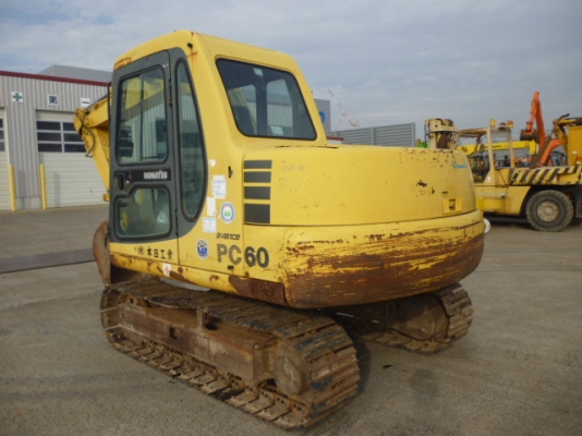 รถขุด Komatsu PC60-7 สต็อกเรา นำเข้าจากญี่ปุ่น สนใจโทร. 080-6565422 (หนิง)
