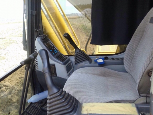 ขายรถแบ็คโฮ KOMATSU PC200-7 เอกสารเล่มทะเบียน ไมล์ชั่วโมง 17,xxx รถสวยมากเดิมๆ พร้อมใช้งาน ขายรถแบ็คโฮ KOMATSU PC200-7 เอกสารเล่มทะเบียน ไมล์ชั่วโมง 17,xxx รถสวยมากเดิมๆ พร้อมใช้งาน