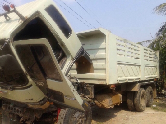 ขายรถบรรทุกสิบล้อดัมพ์ HINO 3M FM3MNLD เครื่องเดิม 240 แรง เกียร์เดิม กระบะสามมิตร