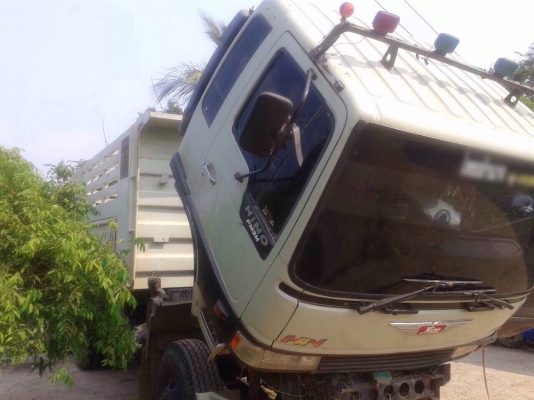 ขายรถบรรทุกสิบล้อดัมพ์ HINO 3M FM3MNLD เครื่องเดิม 240 แรง เกียร์เดิม กระบะสามมิตร