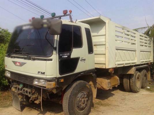 ขายรถบรรทุกสิบล้อดัมพ์ HINO 3M FM3MNLD เครื่องเดิม 240 แรง เกียร์เดิม กระบะสามมิตร