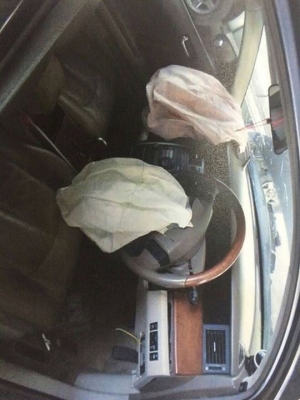 ขายรถอุบัติเหตุ พร้อมเล่มทะเบียน นิสสัน เทียน่า ปี 2006 สีดำ