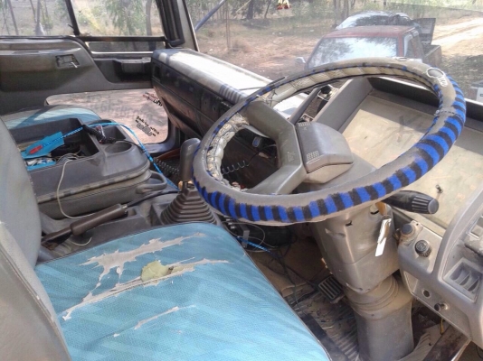 ขายรถบรรทุกสิบล้อดัมพ์ HINO 3H เครื่องเดิม HO7D-195 แรง เกียร์เดิม กระบะดัมพ์สามมิตร