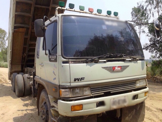 ขายรถบรรทุกสิบล้อดัมพ์ HINO 3H เครื่องเดิม HO7D-195 แรง เกียร์เดิม กระบะดัมพ์สามมิตร