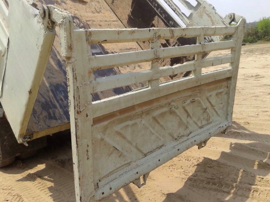 ขายรถบรรทุกสิบล้อดัมพ์ HINO 3H เครื่องเดิม HO7D-195 แรง เกียร์เดิม กระบะดัมพ์สามมิตร