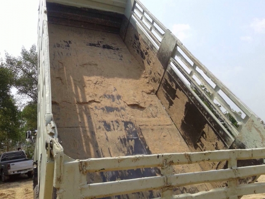 ขายรถบรรทุกสิบล้อดัมพ์ HINO 3H เครื่องเดิม HO7D-195 แรง เกียร์เดิม กระบะดัมพ์สามมิตร