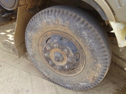 ขายรถบรรทุกสิบล้อดัมพ์ HINO 3H เครื่องเดิม HO7D-195 แรง เกียร์เดิม กระบะดัมพ์สามมิตร