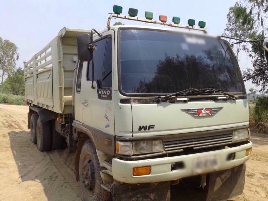 ขายรถบรรทุกสิบล้อดัมพ์ HINO 3H เครื่องเดิม HO7D-195 แรง เกียร์เดิม กระบะดัมพ์สามมิตร