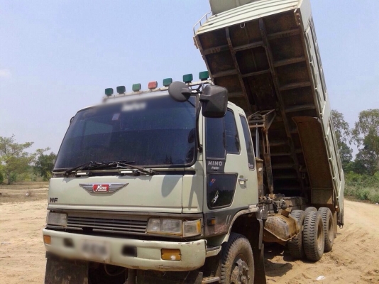 ขายรถบรรทุกสิบล้อดัมพ์ HINO 3H เครื่องเดิม HO7D-195 แรง เกียร์เดิม กระบะดัมพ์สามมิตร