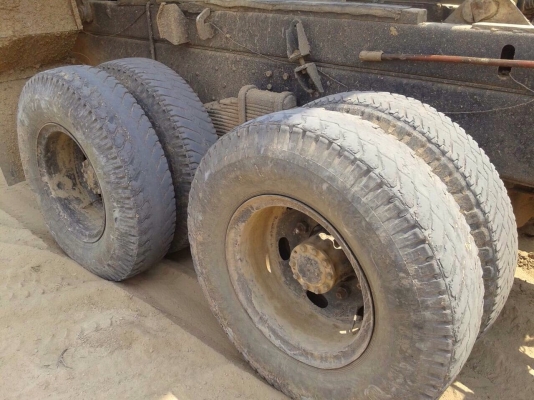 ขายรถบรรทุกสิบล้อดัมพ์ HINO 3H เครื่องเดิม HO7D-195 แรง เกียร์เดิม กระบะดัมพ์สามมิตร