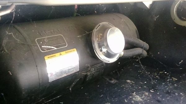 มาสด้า 323  ปี2004 เครื่อง2.0 แก๊สหัวฉีด พร้อมเล่มทะเบียน