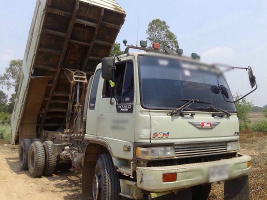 ขายรถบรรทุกสิบล้อดัมพ์ HINO 3H เครื่อง EM100-220 แรง 2 เพลา กระบะดัมพ์สามมิตร