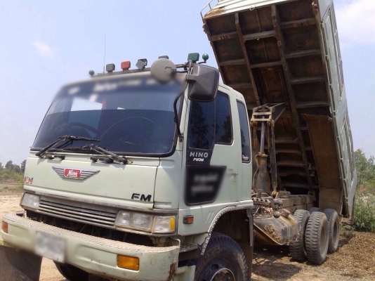 ขายรถบรรทุกสิบล้อดัมพ์ HINO 3H เครื่อง EM100-220 แรง 2 เพลา กระบะดัมพ์สามมิตร