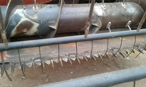 รถเกี่ยวคูโบต้ารถพร้อมทำงาน