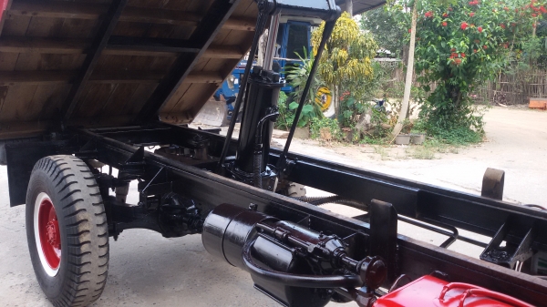 ขายรถอีแต๋นด้ำราคา225000บาท คัชชีหน้า5 พวงมไรเพราเวอร์  บรรณทุกได้6ตัน  เบลกลม กระบะยาว4.7เมตร  กะบอกด้ำใหญ่ พร้อมใช้งานรถอยู่ว้งบัว อคลองขลุง จ กำแพงเพชรสนใจโทร0813655887อำพร พาเจริญราคานื้ยังต่อรองได้อืกนะครับ