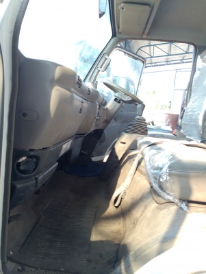 แสงฟ้าเต้นรถ///จำหน่ายหัวเก๋ง NPRกาตูนย์ เก่าญี่ปุนสภาพสวยอุปกรณ์ครบ