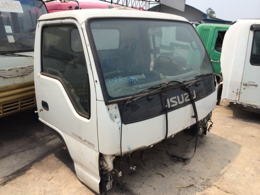 แสงฟ้าเต้นรถ///จำหน่ายหัวเก๋ง NPRกาตูนย์ เก่าญี่ปุนสภาพสวยอุปกรณ์ครบ