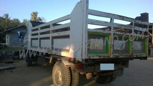 รถบรรทุก 6 ล้อดัมพ์ HINO  รุ่นFC114  117 แรงม้า  ปีจดทะเบียน 2534