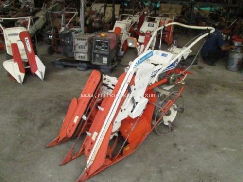 รถเกี่ยวข้าวเดินตาม KUBOTA HF52 รหัสสินค้า : 80802329 หรือเพิ่มเติมไดที่ www.nihonmono.com รถเกี่ยวข้าวเดินตาม KUBOTA HF52 รหัสสินค้า : 80802329 หรือเพิ่มเติมไดที่ www.nihonmono.com