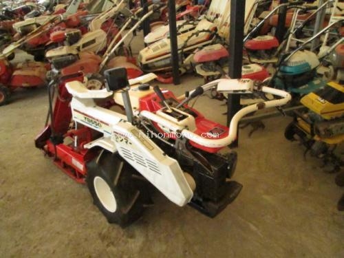 รถเกี่ยวข้าวเดินตาม  YANMAR   YB650  รหัสสินค้า : 80802331  หรือเพิ่มเติมไดที่ www.nihonmono.com