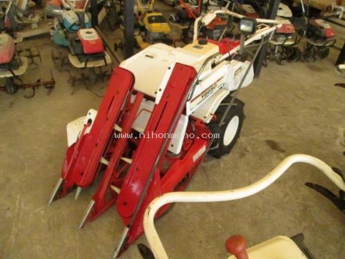 รถเกี่ยวข้าวเดินตาม  YANMAR   YB650  รหัสสินค้า : 80802331  หรือเพิ่มเติมไดที่ www.nihonmono.com