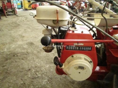 รถเกี่ยวข้าวเดินตาม KUBOTA HE305 รหัสสินค้า : 80802332 หรือเพิ่มเติมไดที่ www.nihonmono.com รถเกี่ยวข้าวเดินตาม KUBOTA HE305 รหัสสินค้า : 80802332 หรือเพิ่มเติมไดที่ www.nihonmono.com