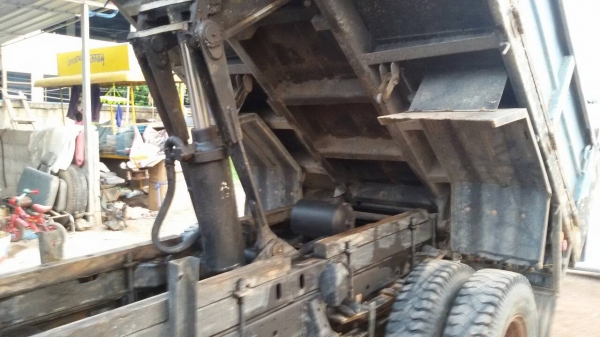 รถดั้ม อีซูซุ NPR115ปี37ดั้มสามมิตร แอร์ พ.เวอร์ สภาพดีพร้อมลุย เอกสารทะเบียน ม.79 แล้ว บริการขับส่งถึงบ้านฟรี&hellip;คร๊าฟท่าน