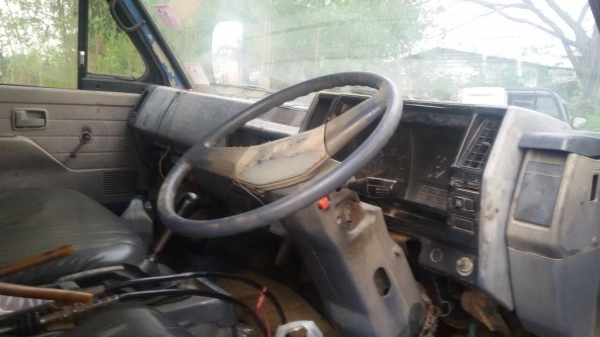 รถดั้ม อีซูซุ NPR115ปี37ดั้มสามมิตร แอร์ พ.เวอร์ สภาพดีพร้อมลุย เอกสารทะเบียน ม.79 แล้ว บริการขับส่งถึงบ้านฟรี&hellip;คร๊าฟท่าน