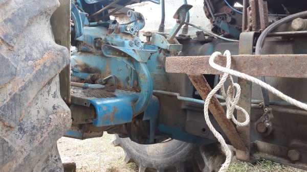 ขายรถไถตัวเปล่า 6610 แท้ เสื้อลาย ตัวเต็มๆ เครื่อง NW ท้ายก็ NW สภาพดีใช้งานได้ปกติ ไม่มีเล่มครับ สัญญาซื้อขาย