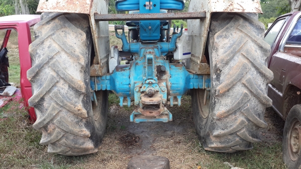 ขายรถไถตัวเปล่า 6610 แท้ เสื้อลาย ตัวเต็มๆ เครื่อง NW ท้ายก็ NW สภาพดีใช้งานได้ปกติ ไม่มีเล่มครับ สัญญาซื้อขาย