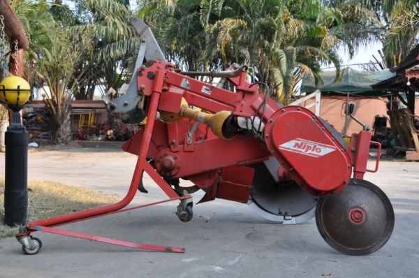 ขายเครื่องปั้นคันนาNIPLOติดหลังรถไถ สภาพสวยเดิมจากญี่ปุ่น ยังไม่เคยใช้งานในไทย 150,000 เท่านั้น!!