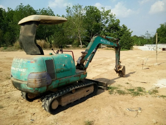 ขายรถขุด KOMATSU PC20-7 ราคา 255,000 ครับ ขายรถขุด KOMATSU PC20-7 ราคา 255,000 ครับ