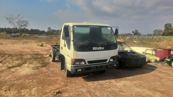 ขายหกล้อ 250000 หัว npr ขายหกล้อ 250000 หัว npr