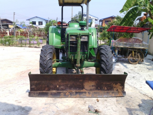 ขายรถไถจอนเดียรุ่น5615 สวยพร้อมใช้งานครับอุปกร5ชิ้นครับดันหน้า..ผาน7cmt..ผาน4 ขายรถไถจอนเดียรุ่น5615 สวยพร้อมใช้งานครับอุปกร5ชิ้นครับดันหน้า..ผาน7cmt..ผาน4