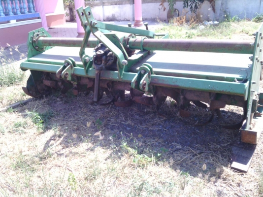 ขายรถไถจอนเดียรุ่น5615 สวยพร้อมใช้งานครับอุปกร5ชิ้นครับดันหน้า..ผาน7cmt..ผาน4 ขายรถไถจอนเดียรุ่น5615 สวยพร้อมใช้งานครับอุปกร5ชิ้นครับดันหน้า..ผาน7cmt..ผาน4